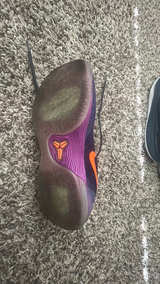 Nike Kobe Mentality 2 Court Purple Hyper Orange - Image 3