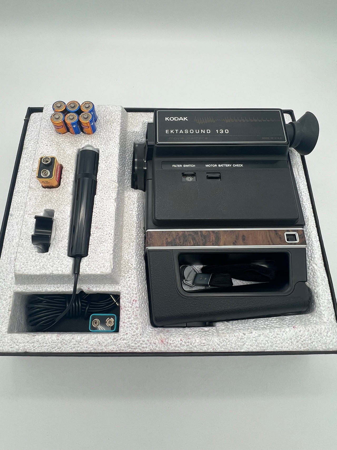 Kodak Ektasound 130 Movie Outfit Super 8 Sound Camera Tested Working w/ Mic Box