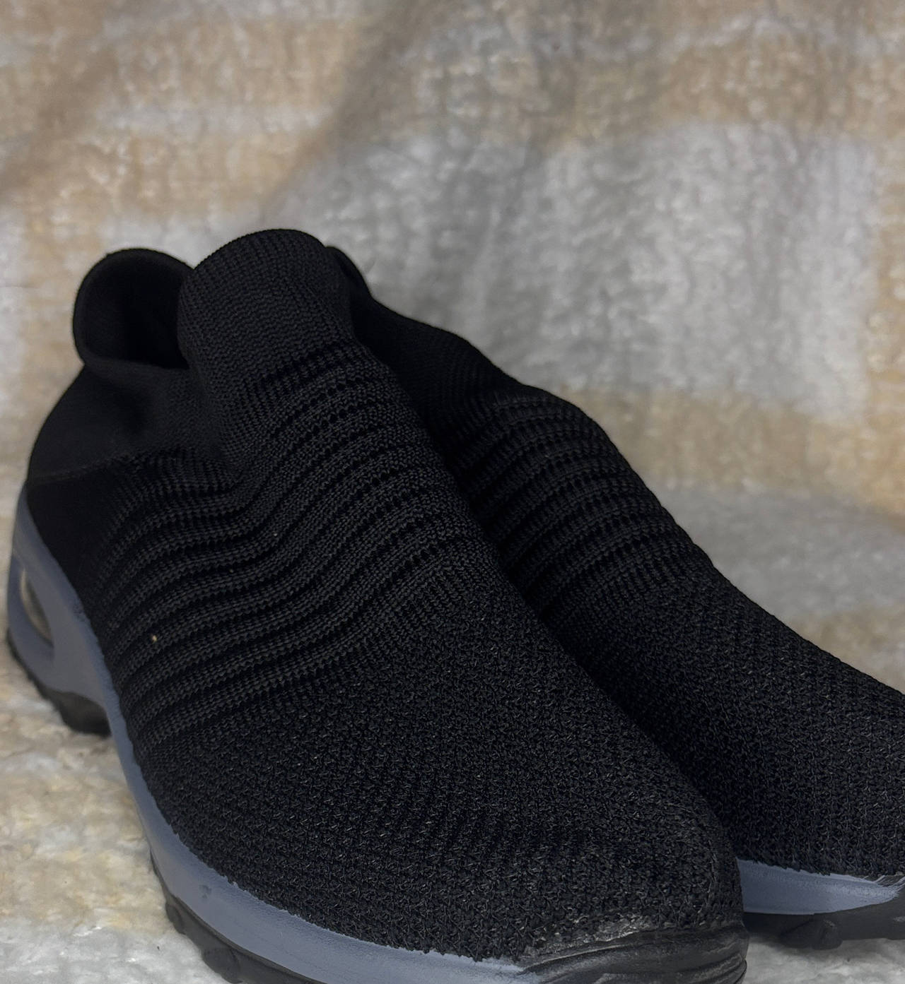 Women's Mesh Slip-on Air Cushion Sneakers