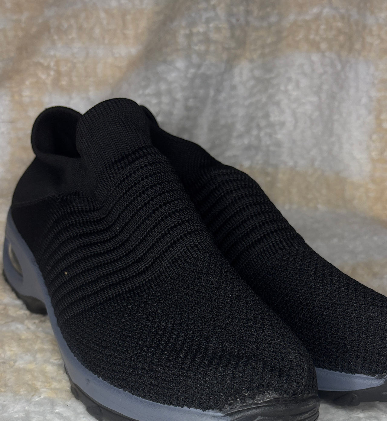 Women's Mesh Slip-on Air Cushion Sneakers