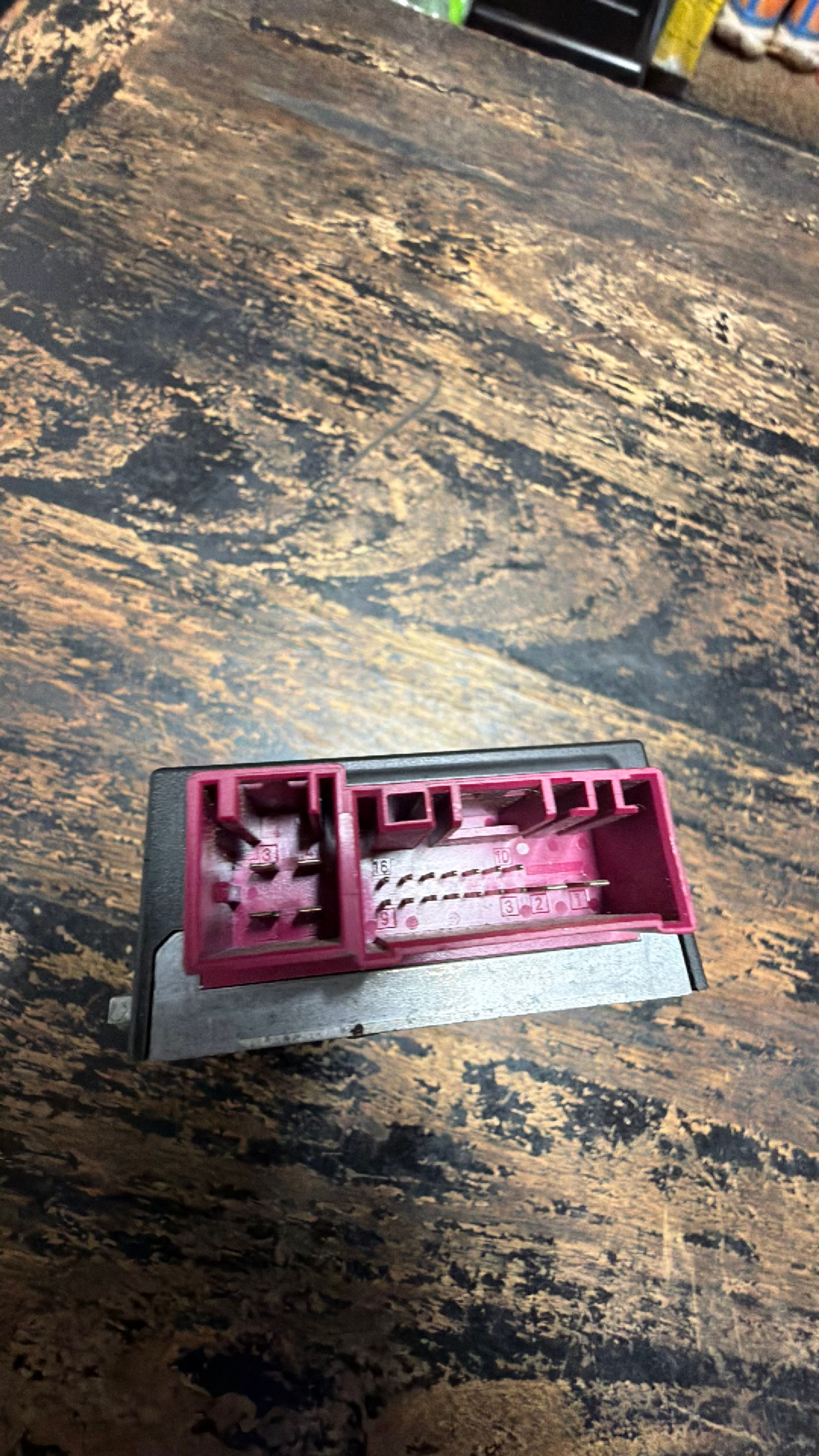 BMW Fuel Pump Control Module - Image 3