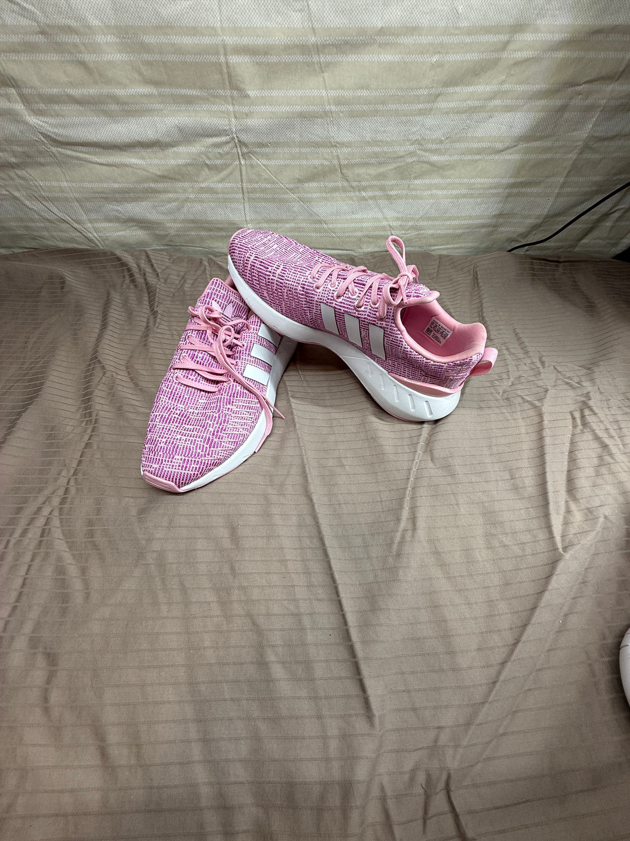 Adidas Swift Run size 7 