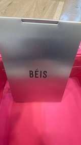Béis x Barbie The Cosmetic Case in Pink Patent limited edition - Image 6