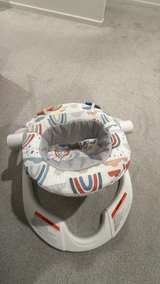 Fisher-Price Sit-Me-Up Floor Seat Rainbow Showers - Image 4