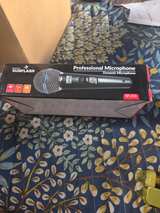 $5. Sunflash SF-233 Professional Dynamic Microphone - Image 3