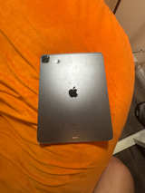 Apple iPad Pro 12.9-inch (4th Generation) - Image 1