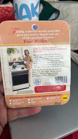 Blue Q Understand Your Mother Breath Spray - Image 2