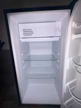 Whirlpool Mini Fridge Black Stainless Steel - Image 3
