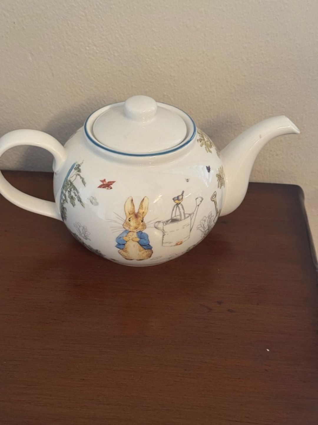 Beatrix Potter Peter Rabbit Teapot with Lid