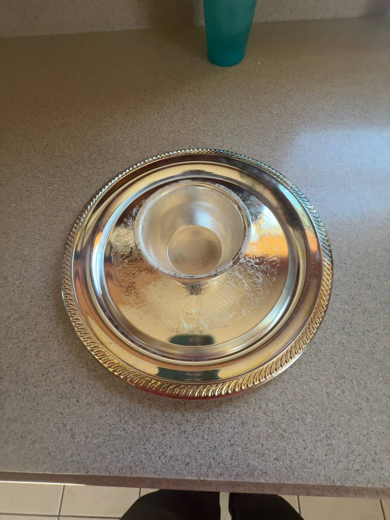 WM Rogers Silverplate Chip & Dip Serving Platter with Bowl