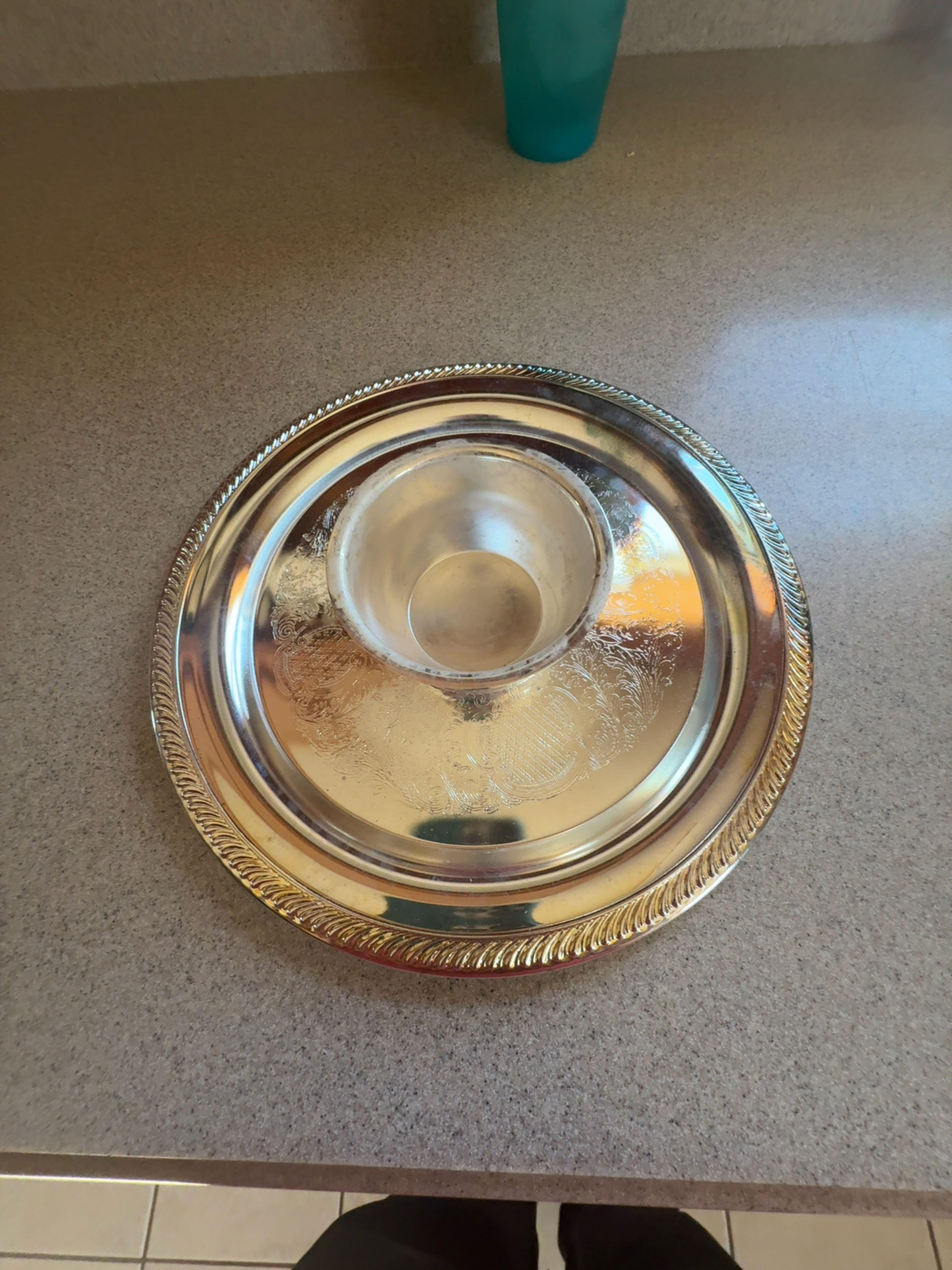 WM Rogers Silverplate Chip & Dip Serving Platter with Bowl