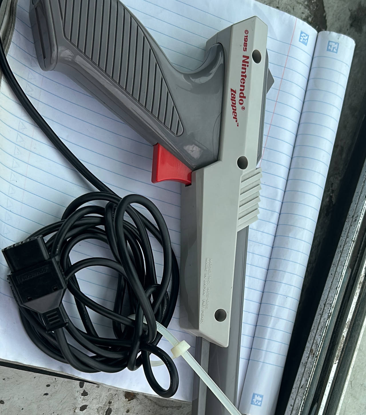 Nintendo NES Zapper Light Gun