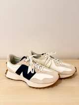New Balance 327 - Image 2