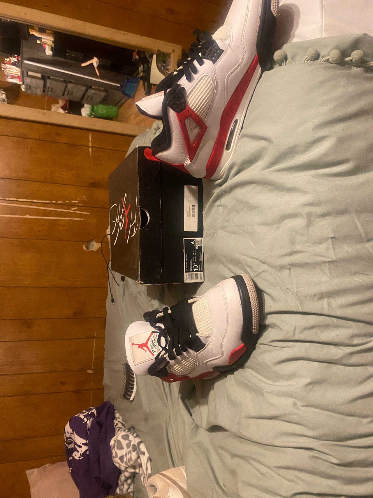 Air Jordan 4 Retro