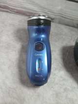 Norelco 5822 XL Electric Shaver - Image 2