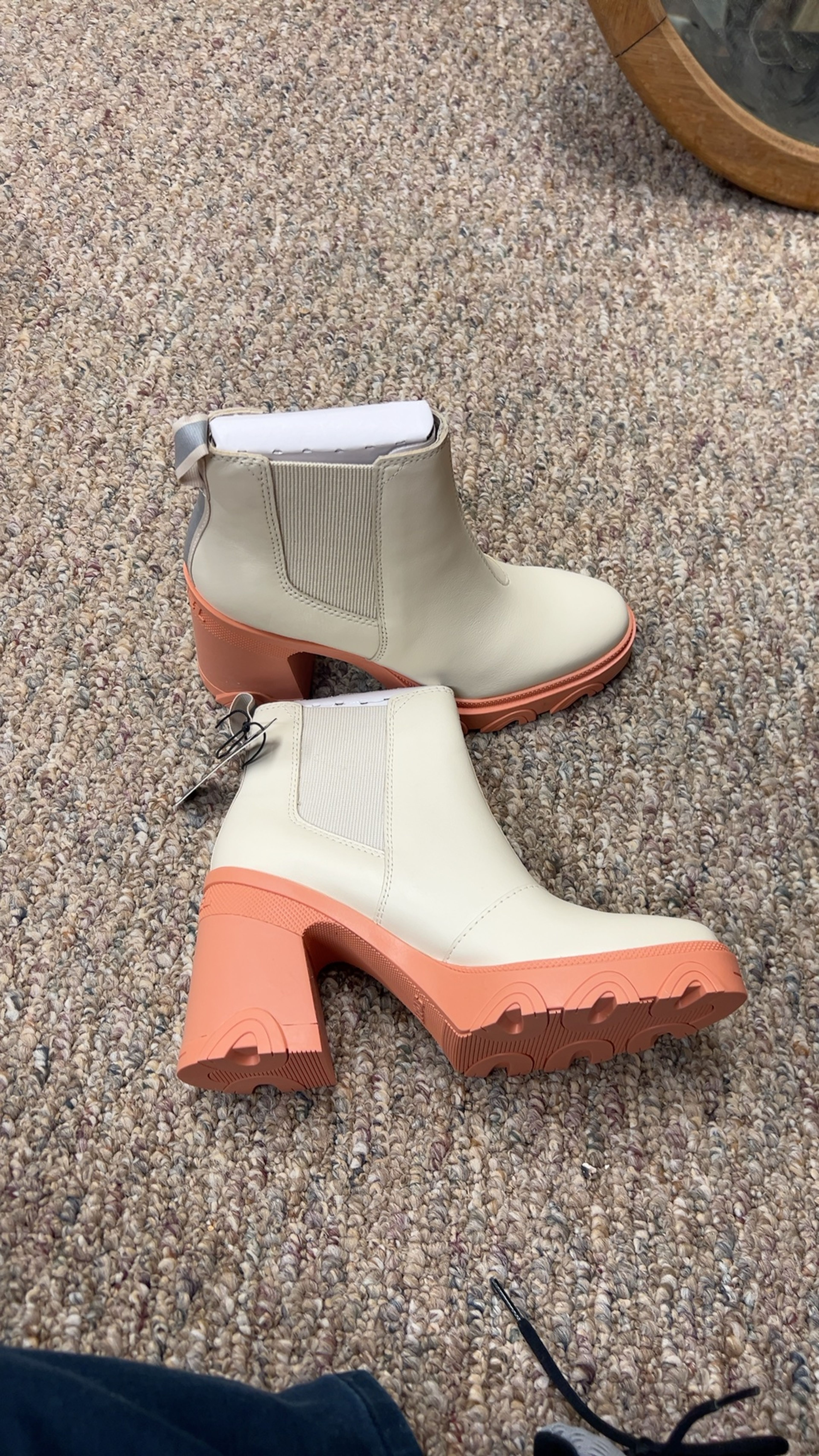 Size 7.5 Sorel Brex Heel Chelsea Boots Natural