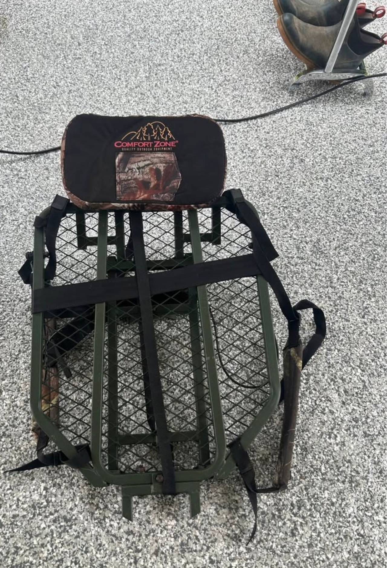 Comfort Zone Climbing Tree Stand