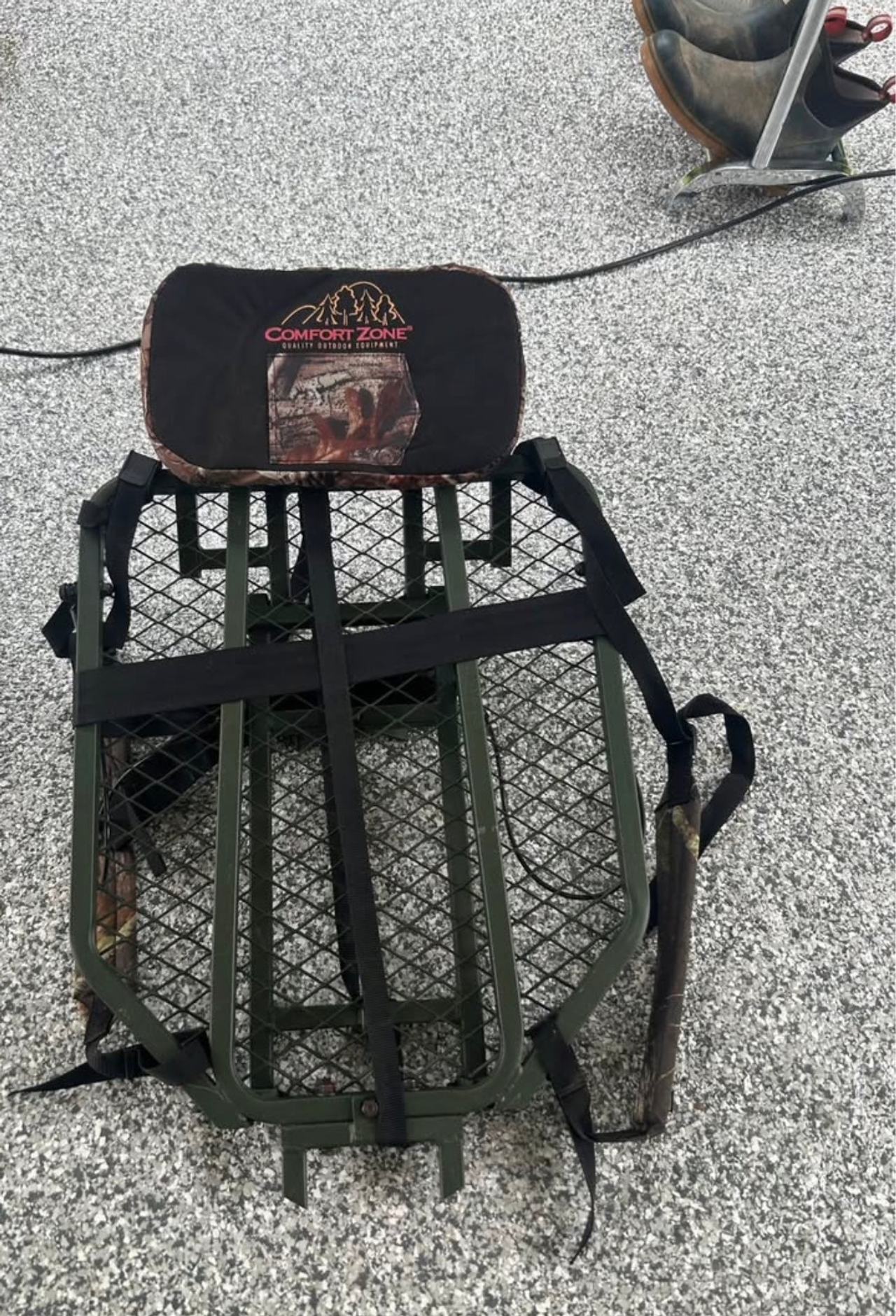 Comfort Zone Climbing Tree Stand