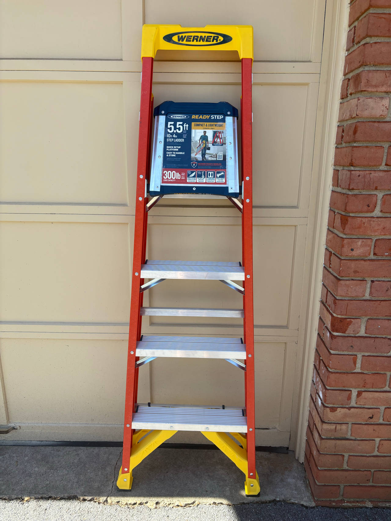 Werner 5.5 ft. Fiberglass Step Ladder 300 lbs. Load Capacity