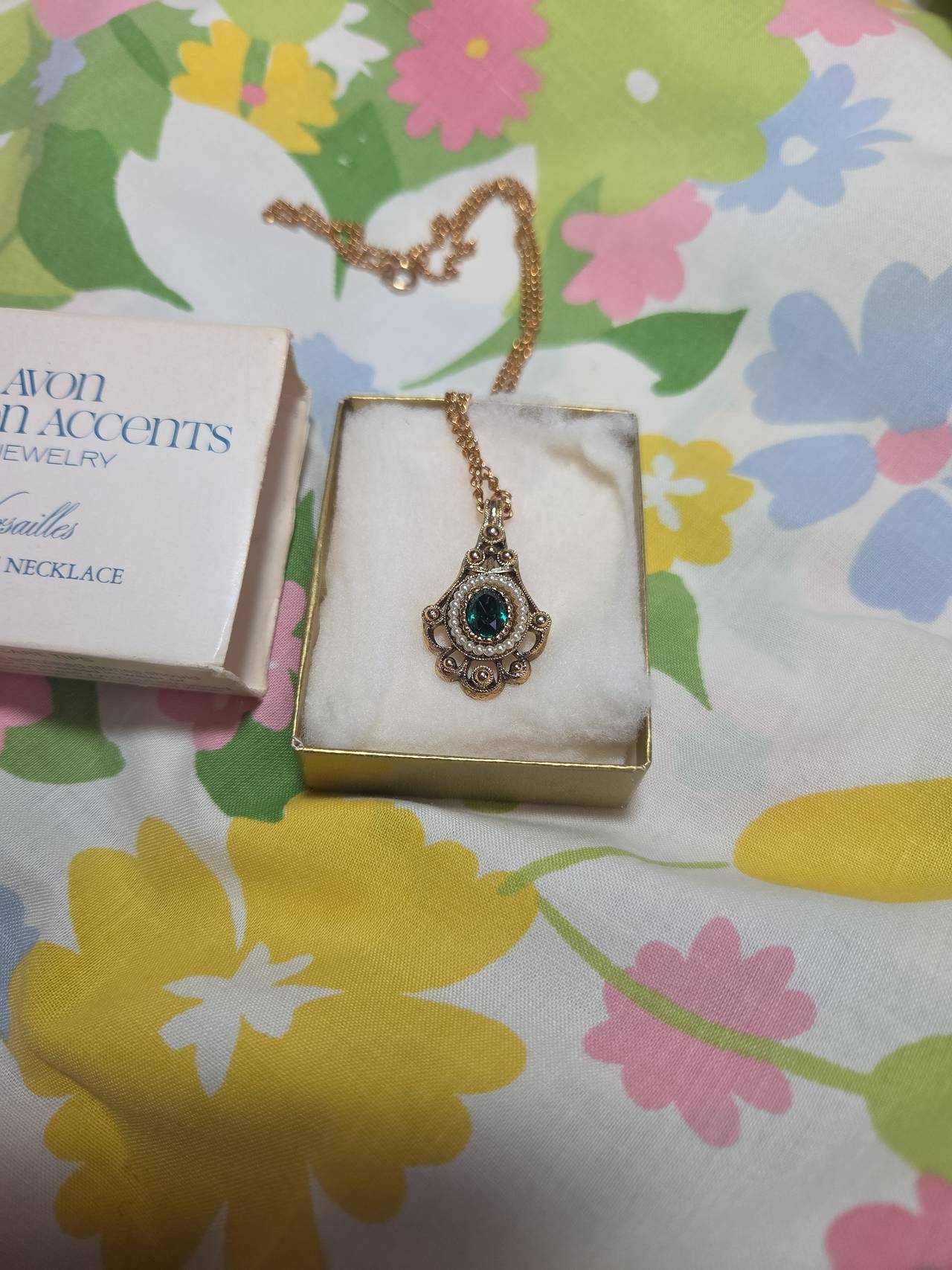 Avon Versailles Necklace
