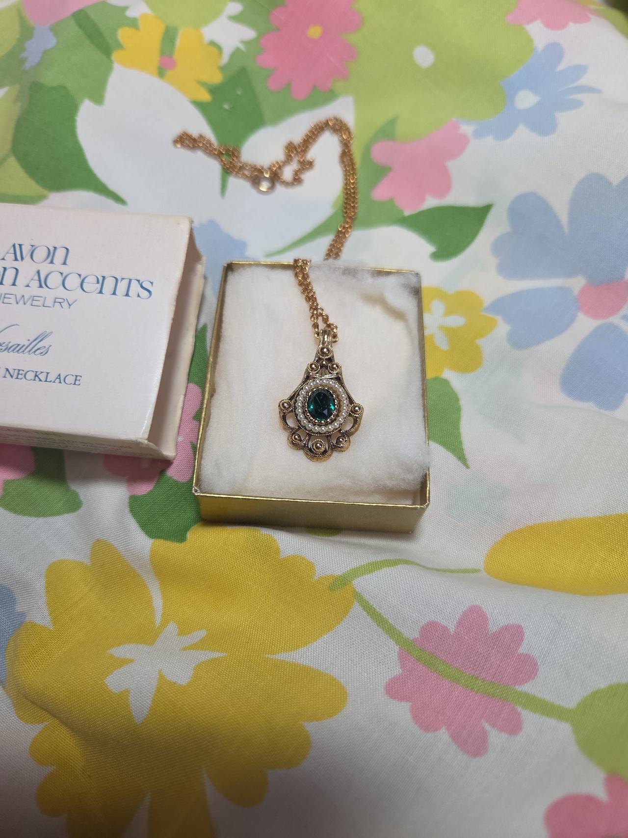 Avon Versailles Necklace