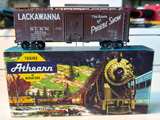 Athearn HO Scale Lackawanna Phoebe Snow Boxcar - Image 3