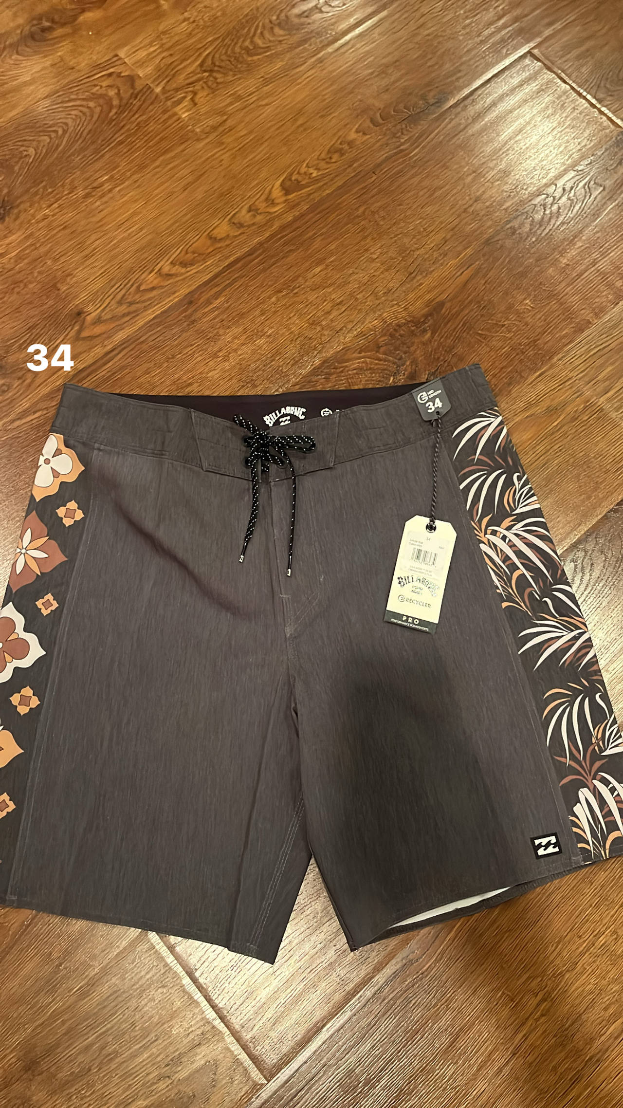 New with tags Billabong Men's 73 Lineup Pro Boardshorts 34” waist