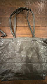 Coach Signature Gray Patent Leather Medium Tote - Image 3