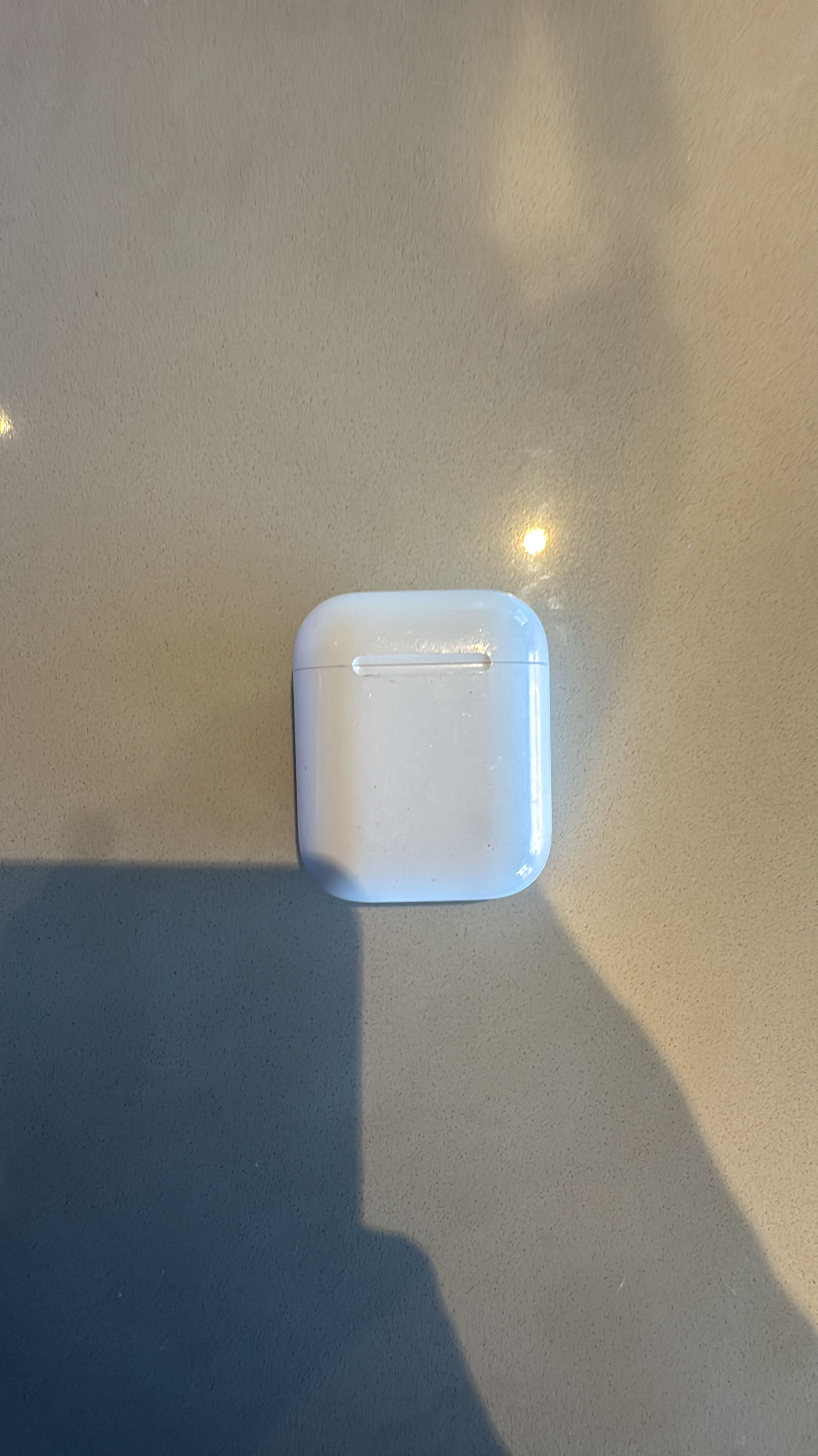 Apple AirPods charging case