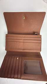 Fossil Leather Flap Clutch Wallet - Image 4