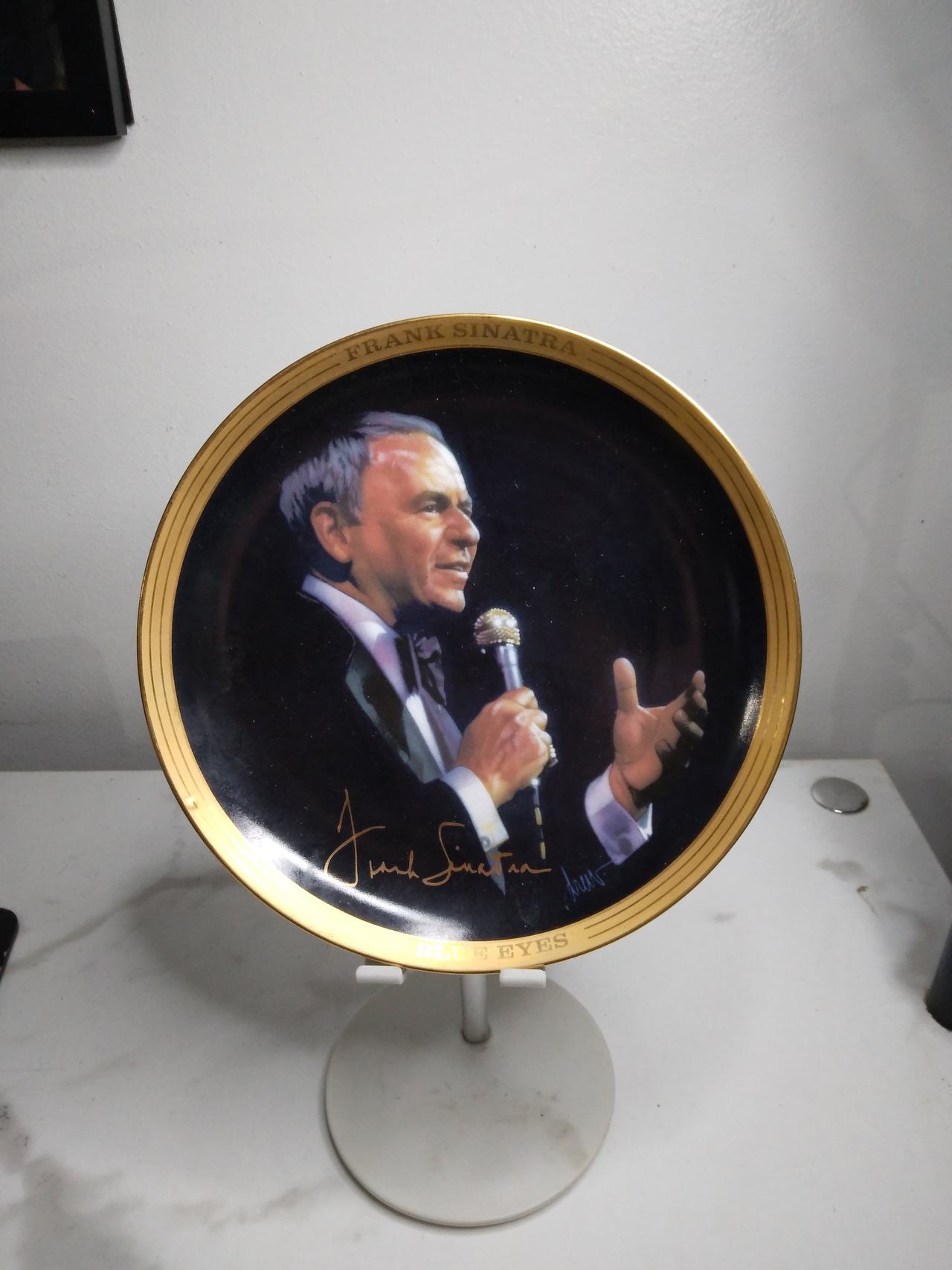 The Franklin Mint Frank Sinatra Ol' Blue Eyes Collector Plate