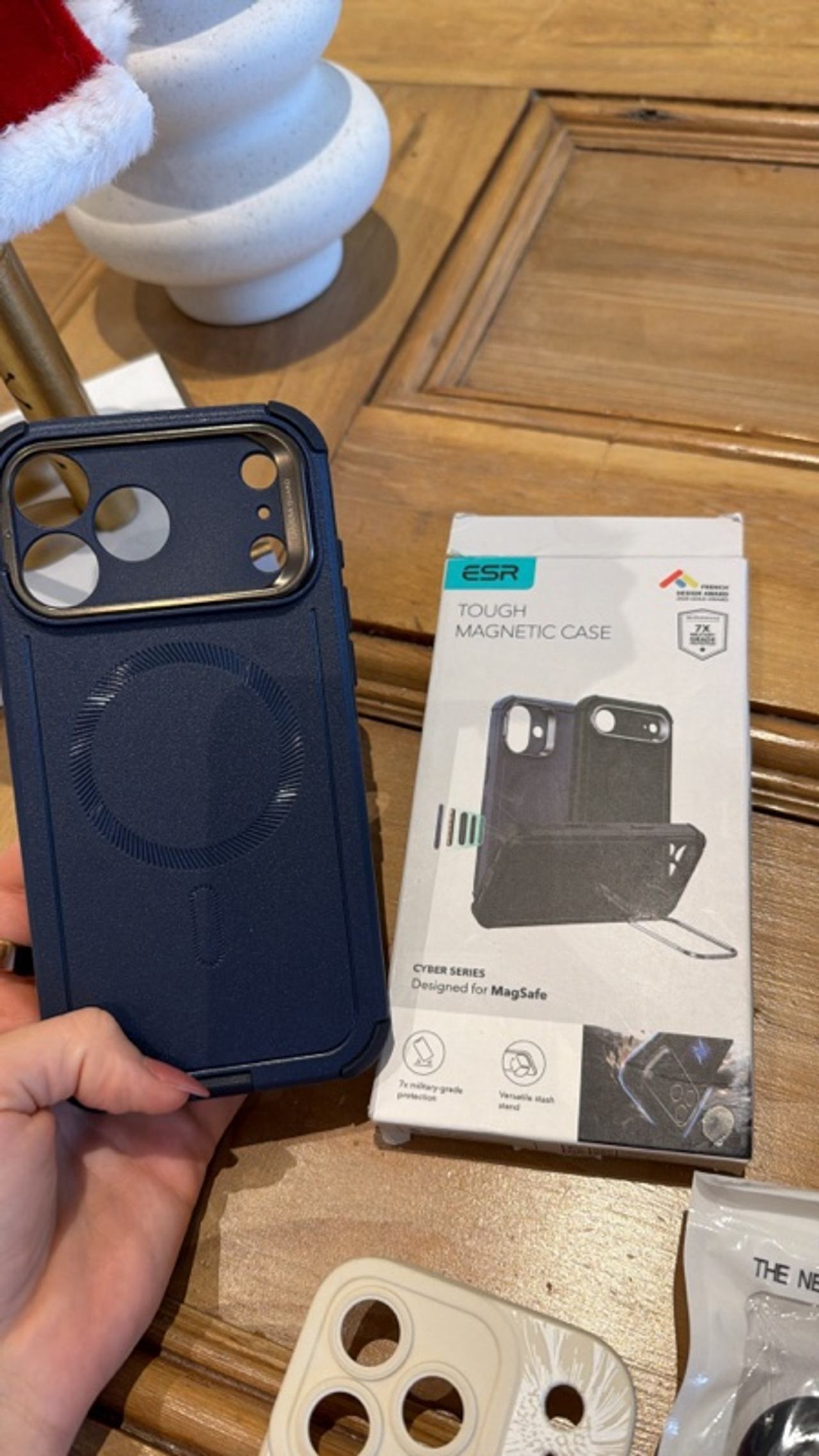 ESR iPhone 17 Pro Max Magnetic Blue Case