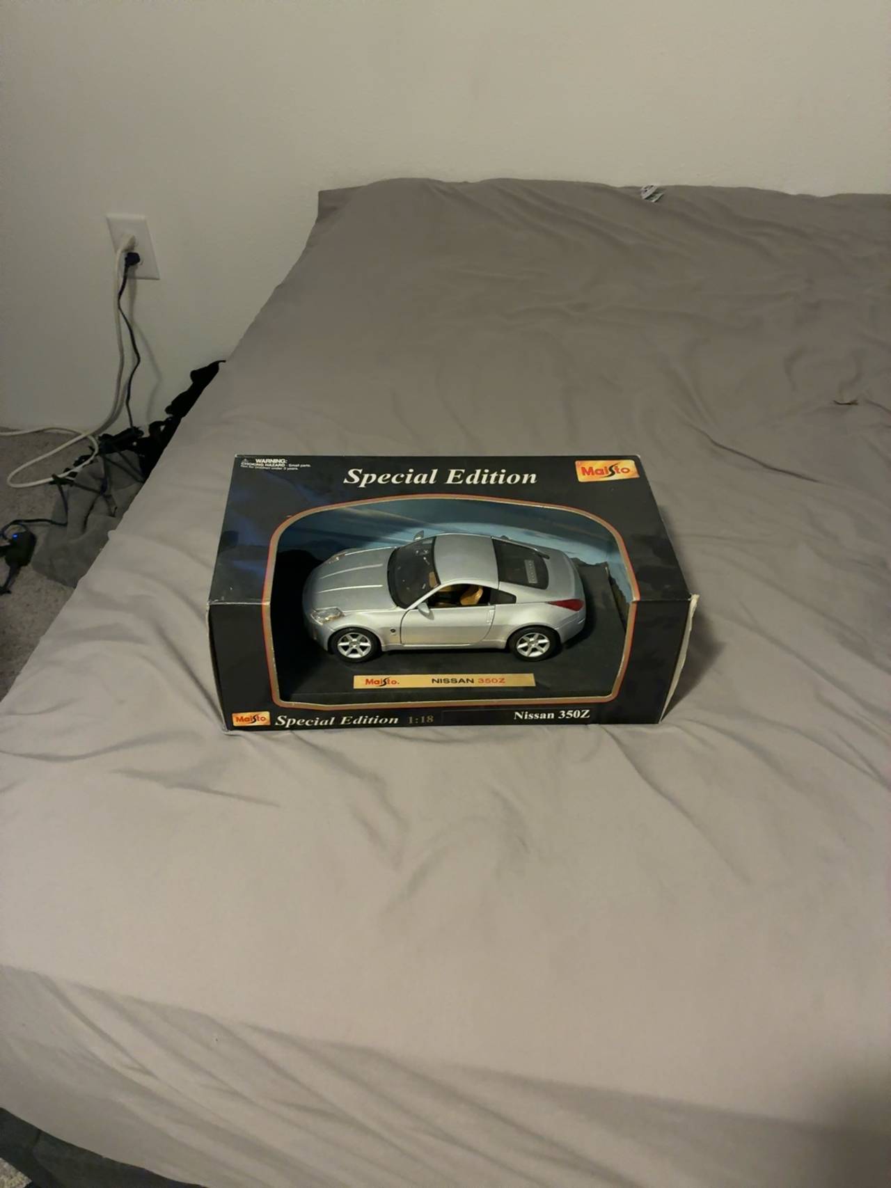 Nissan 350Z Diecast Model 1:18 Scale Silver