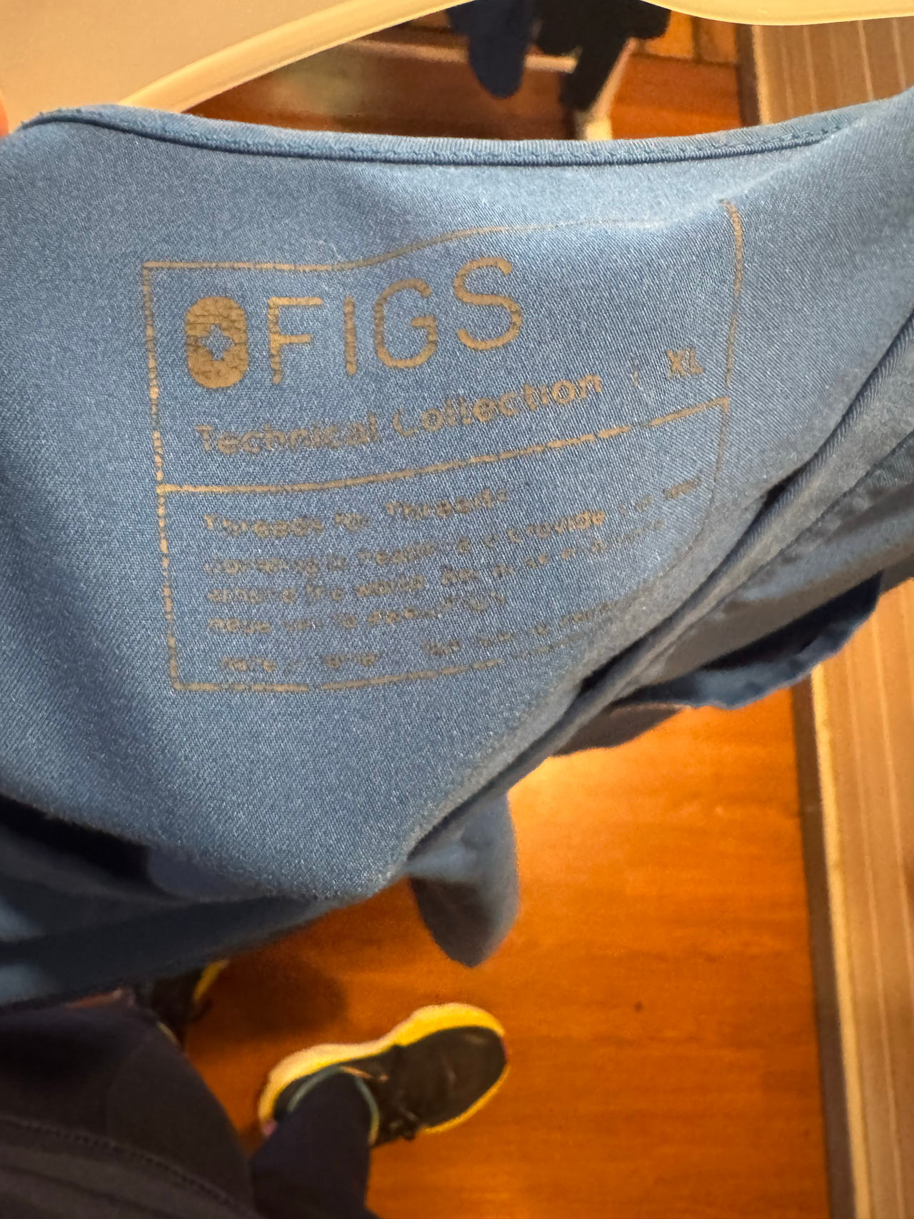 FIGS Technical Collection Scrub Top and Bottoms size XL