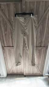 Banana Republic Men's Chino Pants 40x34 - Image 2