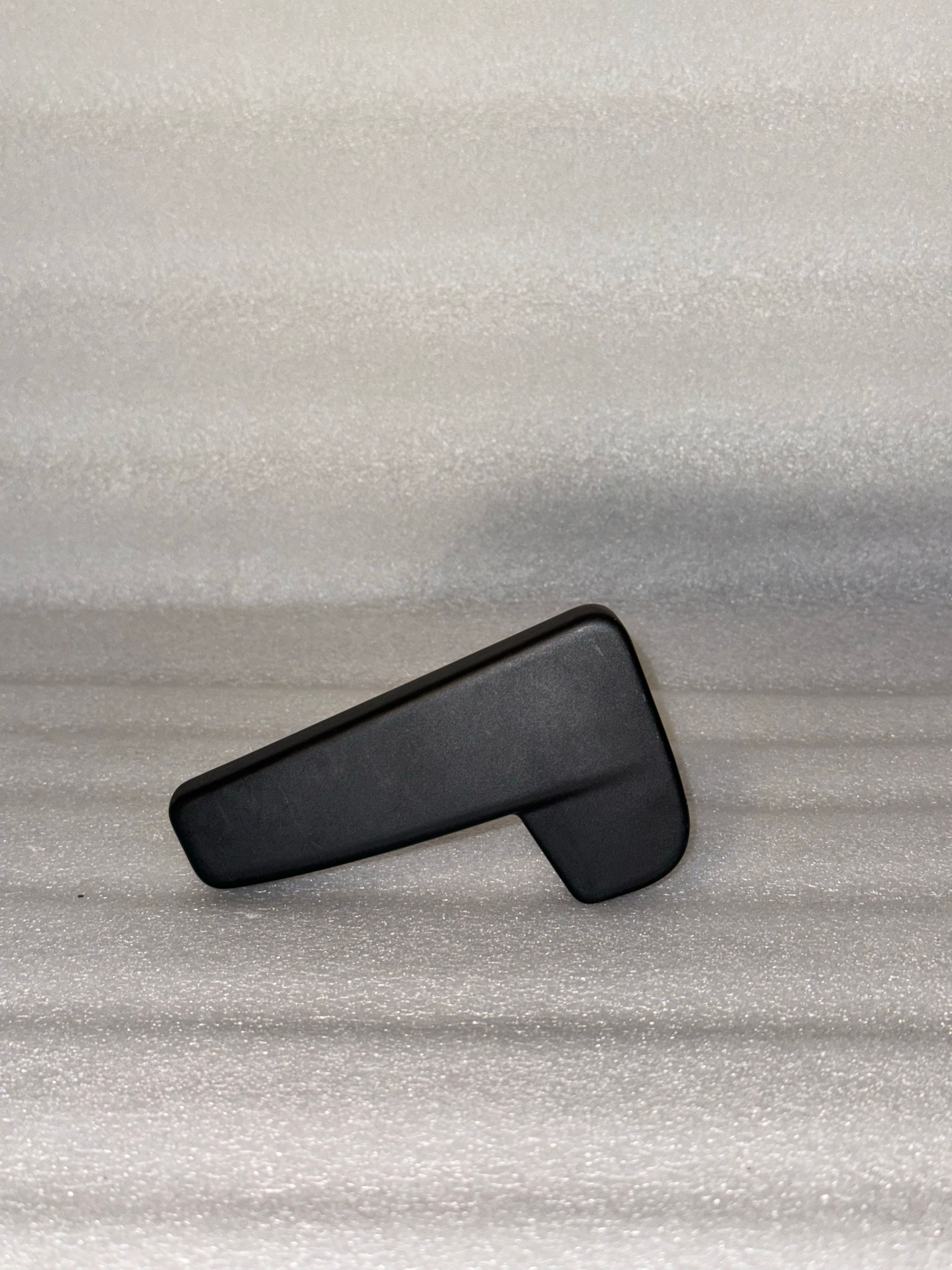 Volkswagen Golf mk7 hood Handle