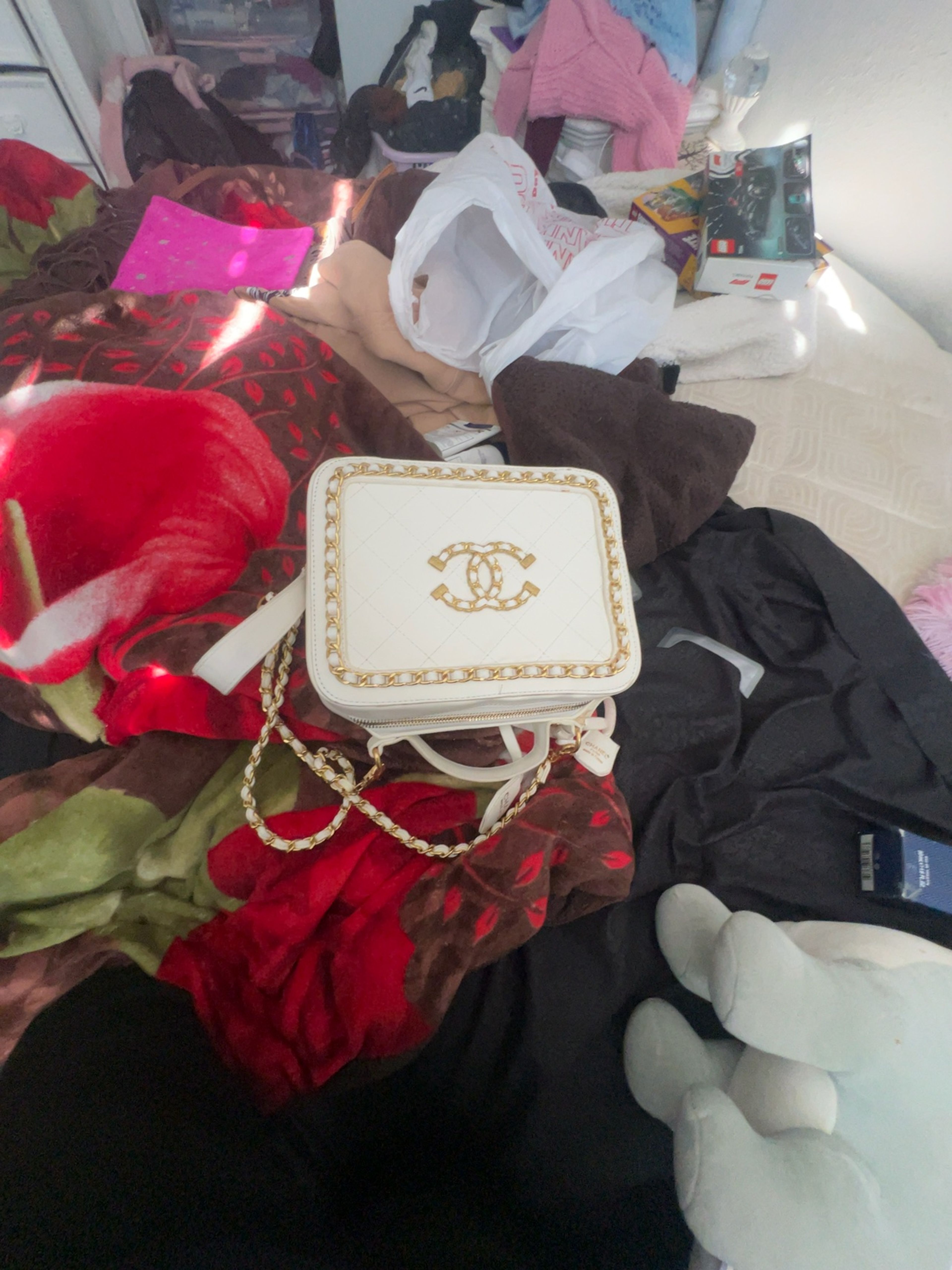 Chanel Medium Caviar Quilted Vanity Case White