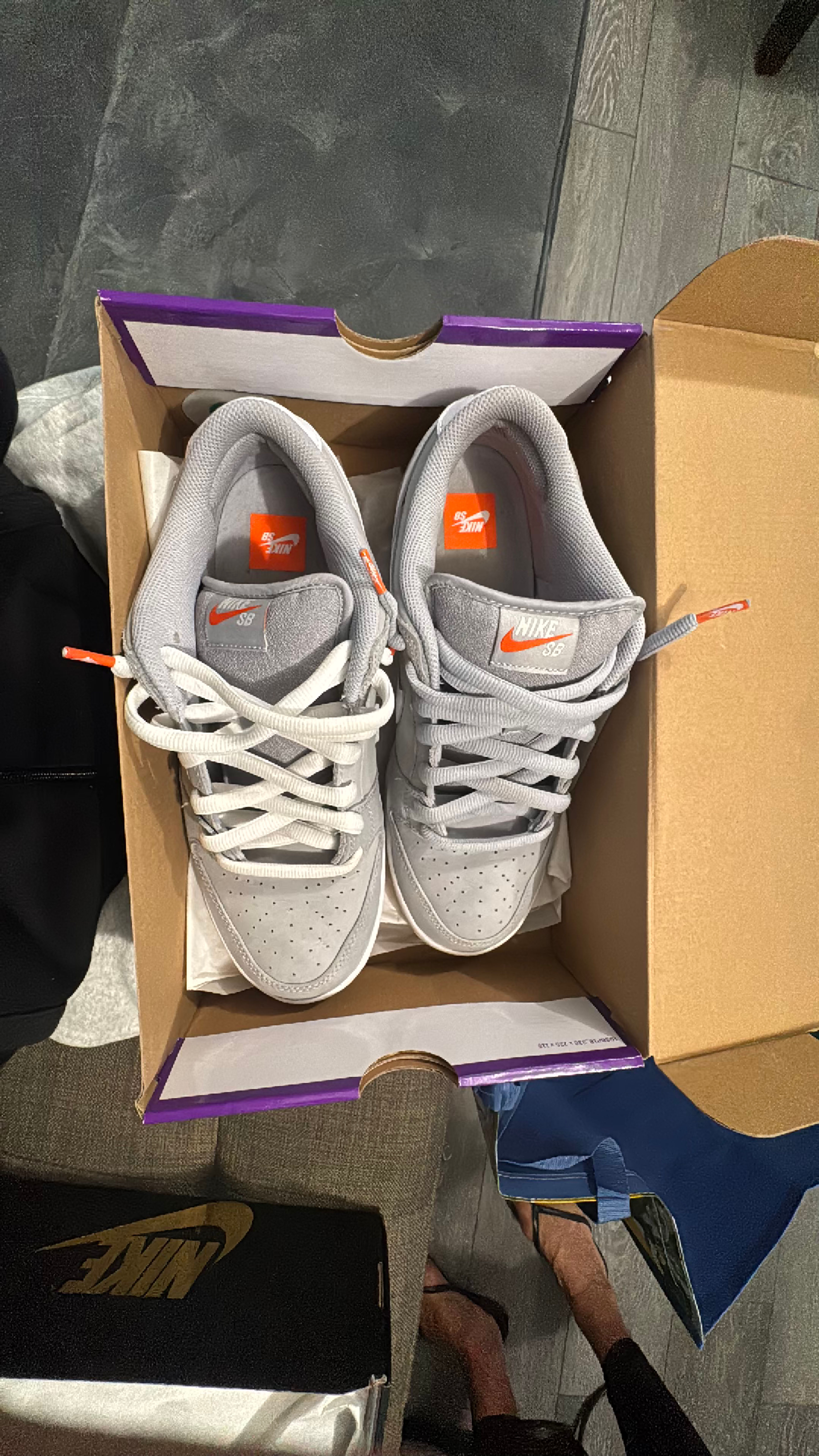 Nike SB Dunk Low Wolf Grey Gum - Image 2