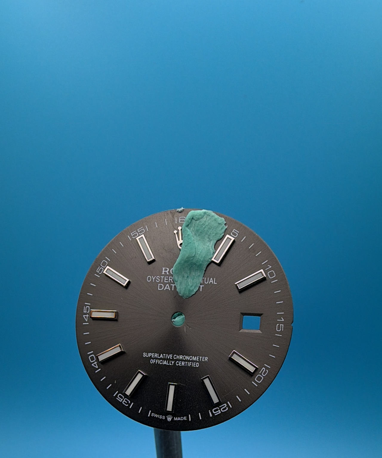 R Dial Date Slate Grey Sunray Baton