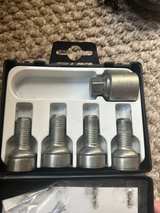 Audi Genuine Wheel Bolt Locking Set 4F0071455 - Image 3