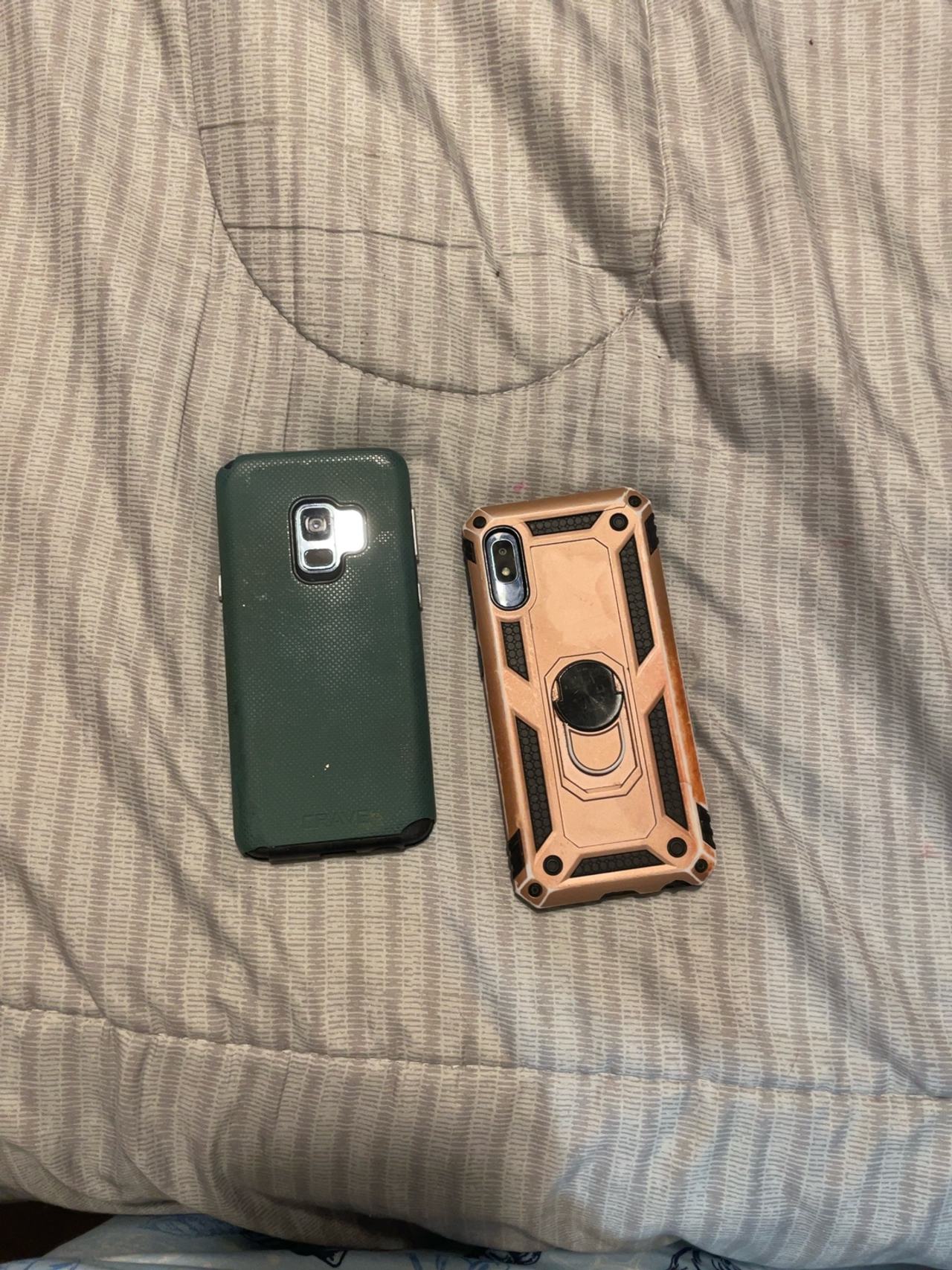 Hitaoyou iPhone XS Max Case with Kickstand and Lens Protection