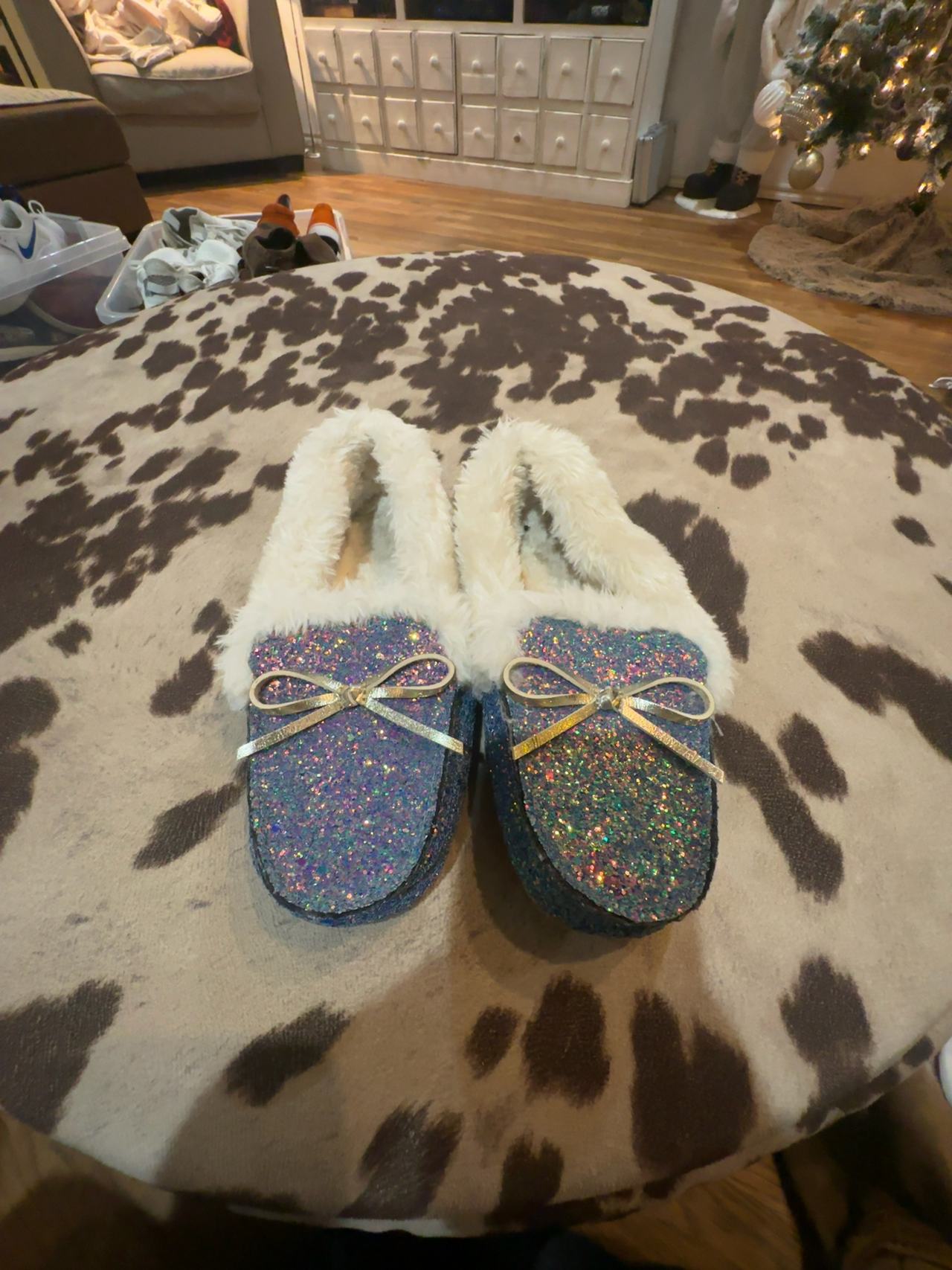 Cat & Jack Girls Glitter Moccasin Slippers Size 4