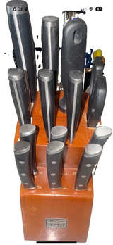 Chicago Cutlery Insignia 13-Piece Knife Block Set - Image 1