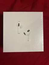 Apple AirPods (3rd generation) with MagSafe Charging Case - Image 3