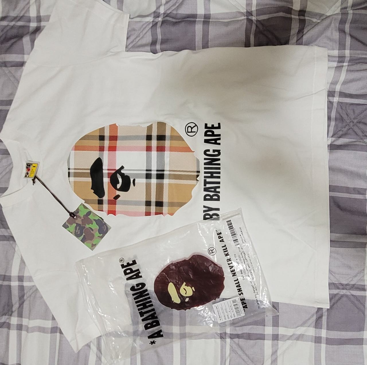 A Bathing Ape Checkered Ape Head Tee White Size M and offer me