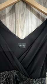 Maxandcleo Metallic Skirt V-Neck Cocktail Dress size 10 - Image 2