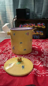 Vintage Czechoslovakian Ceramic Vase/Canister - Image 3