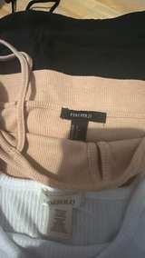 Bundle of 3 Ribbed Cami Tank Tops - Old Navy, Forever 21, Bozzolo great shape. - Image 4