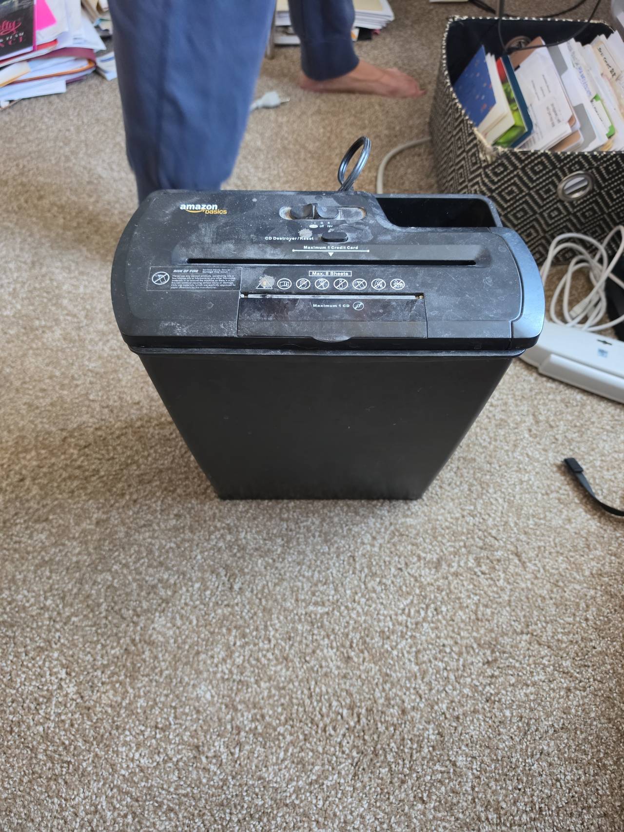 Amazon Basics 8-Sheet Strip-Cut Paper, CD and Credit Card Shredder