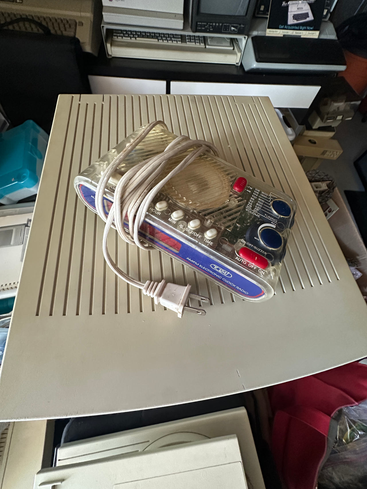 GE Spacemaker AM/FM Clock Radio
